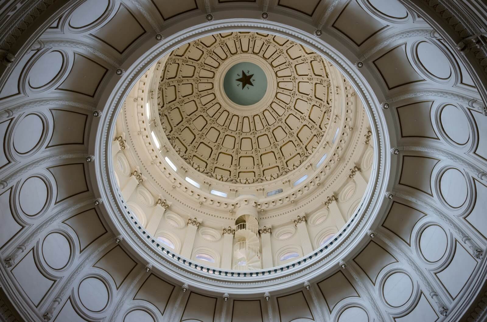 things to do in austin: capitol ceiling